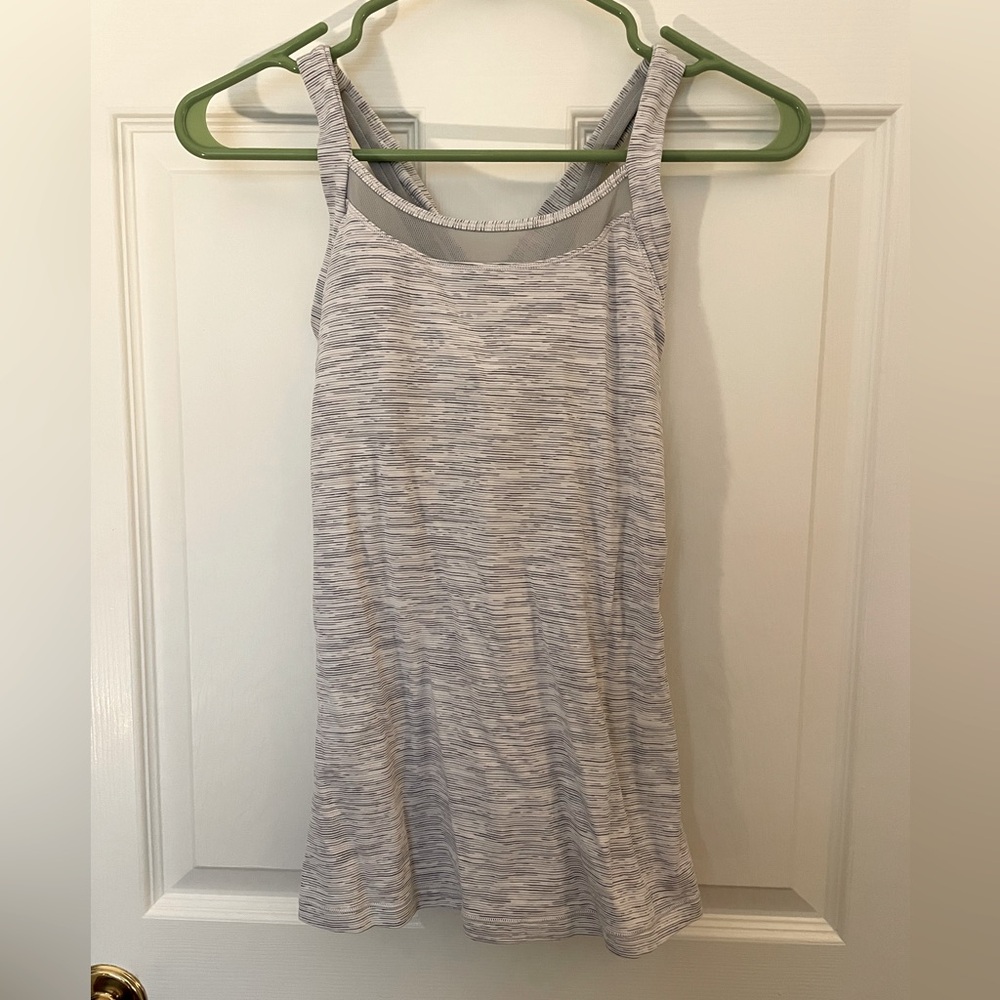 Lululemon cross-back camisole tank with integrated sports bra